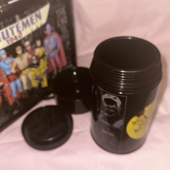 NECA Watchmen Minutemen Lunchbox w/ Thermos TM & DC Comics. Clean. - Picture 12 of 14